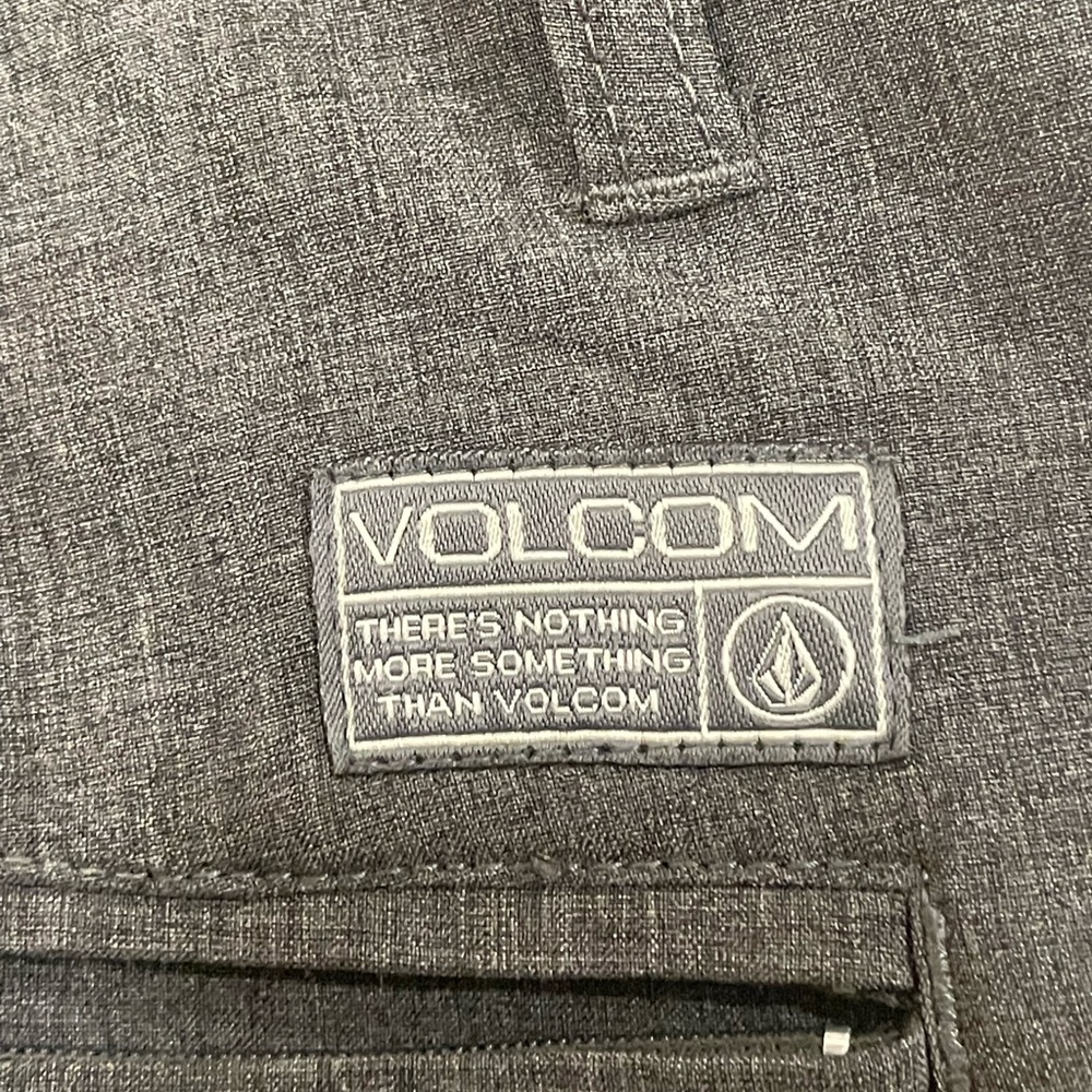 Volcom Shorts - Picture 4 of 4